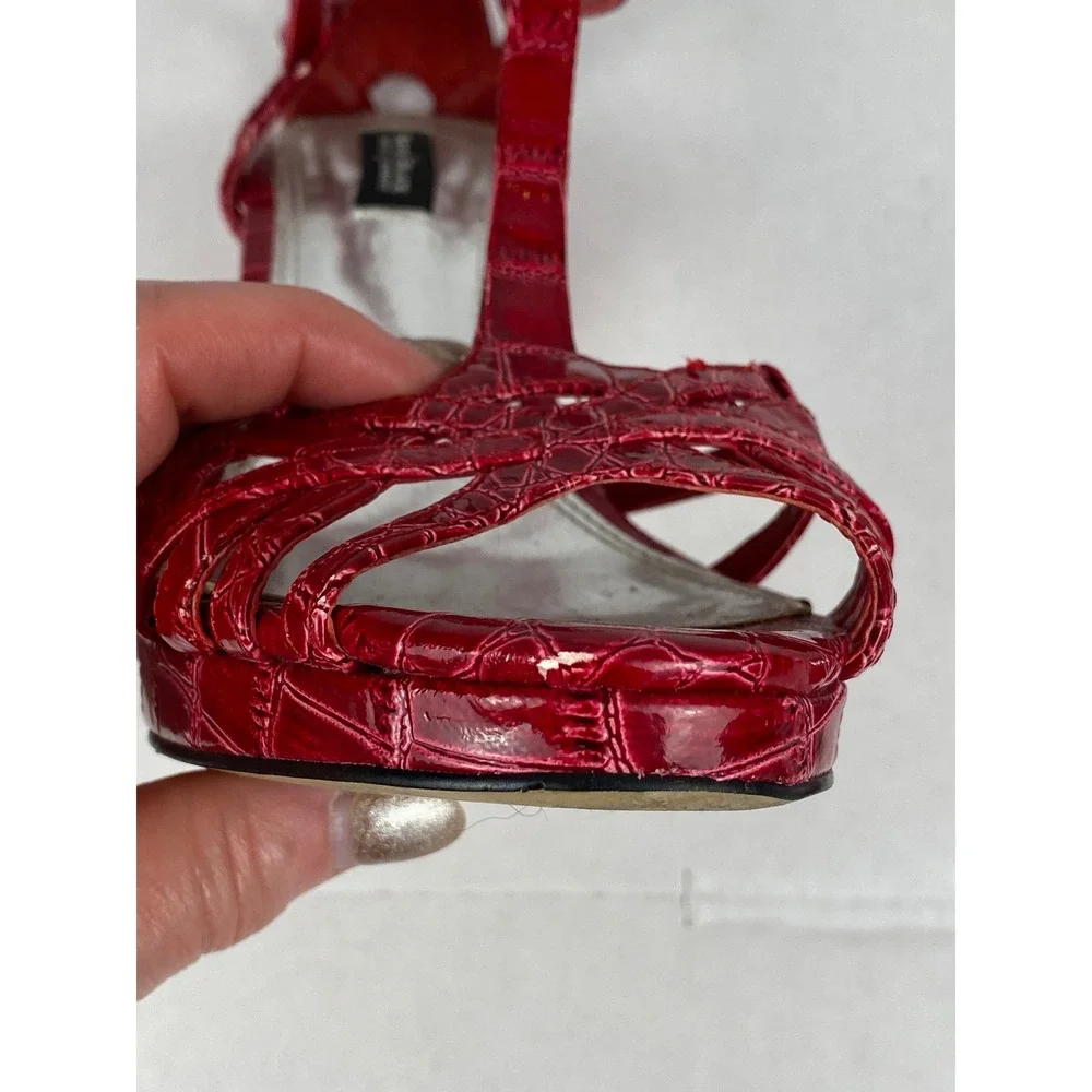 White House Black Market Red Croc Embossed T-Strap Platform Heels Womens 7M